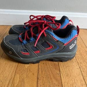 Kids Jack Wolfskin hiking boots size 1